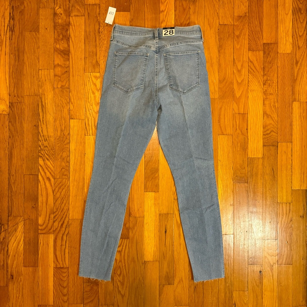 NWT Gap Jegging High-Rise size 6